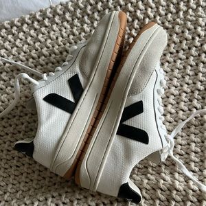 Veja sneakers V-12